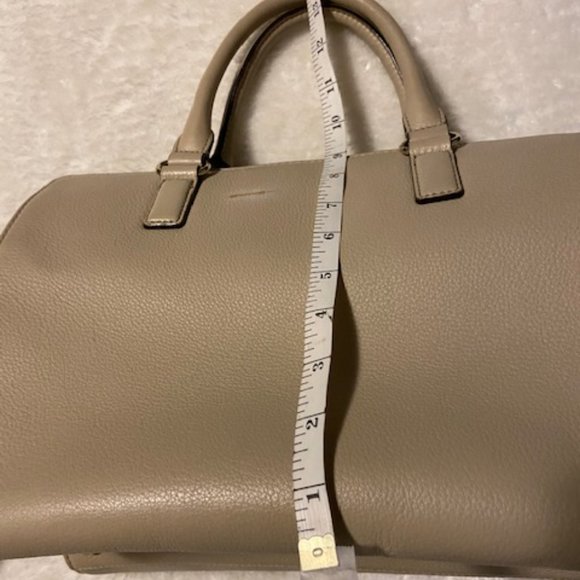 Kate Spade Medium Size Beige Crossbody Purse With Handles - Picture 7 of 11